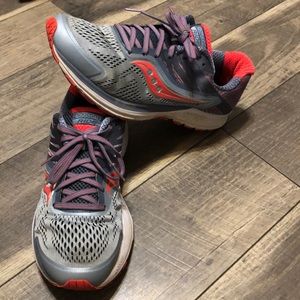 Saucony Women’s Ride 10 size 10.5